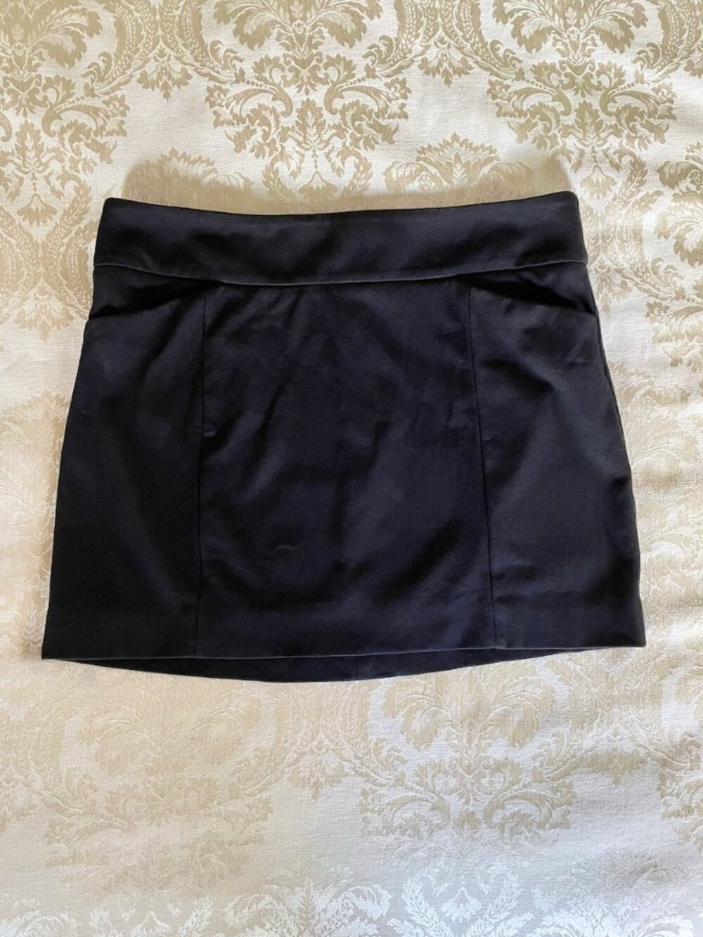 WHBM Comfy Black Stretch Ponte Mini Skirt Pockets M